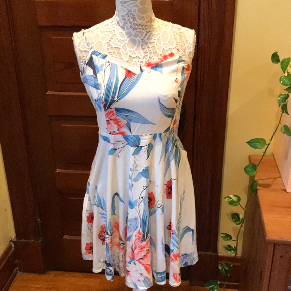 Old Navy Floral Spaghetti Strap Dress (Large)